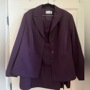 Rich purple Le Suit skirt suit size 18w